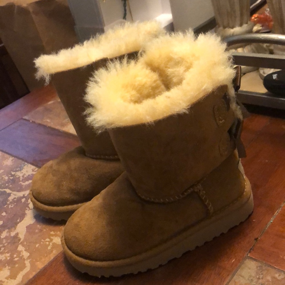 EUC - UGG - Chestnut - Bailey - Toddler 9